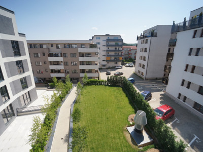 Vanzare Apartament 3 camere + Garaj In Zona Vivo_Str Razoare